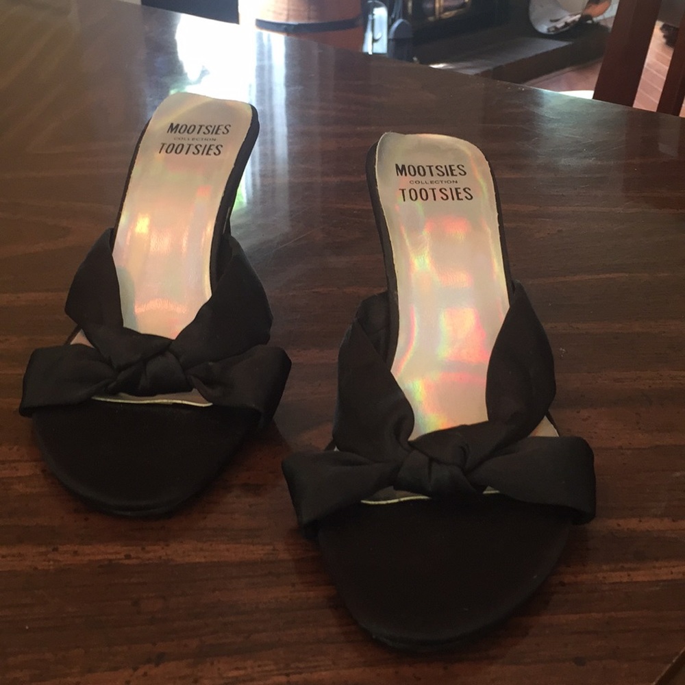 NWOT Mootsies tootsies 81:2 m sandal